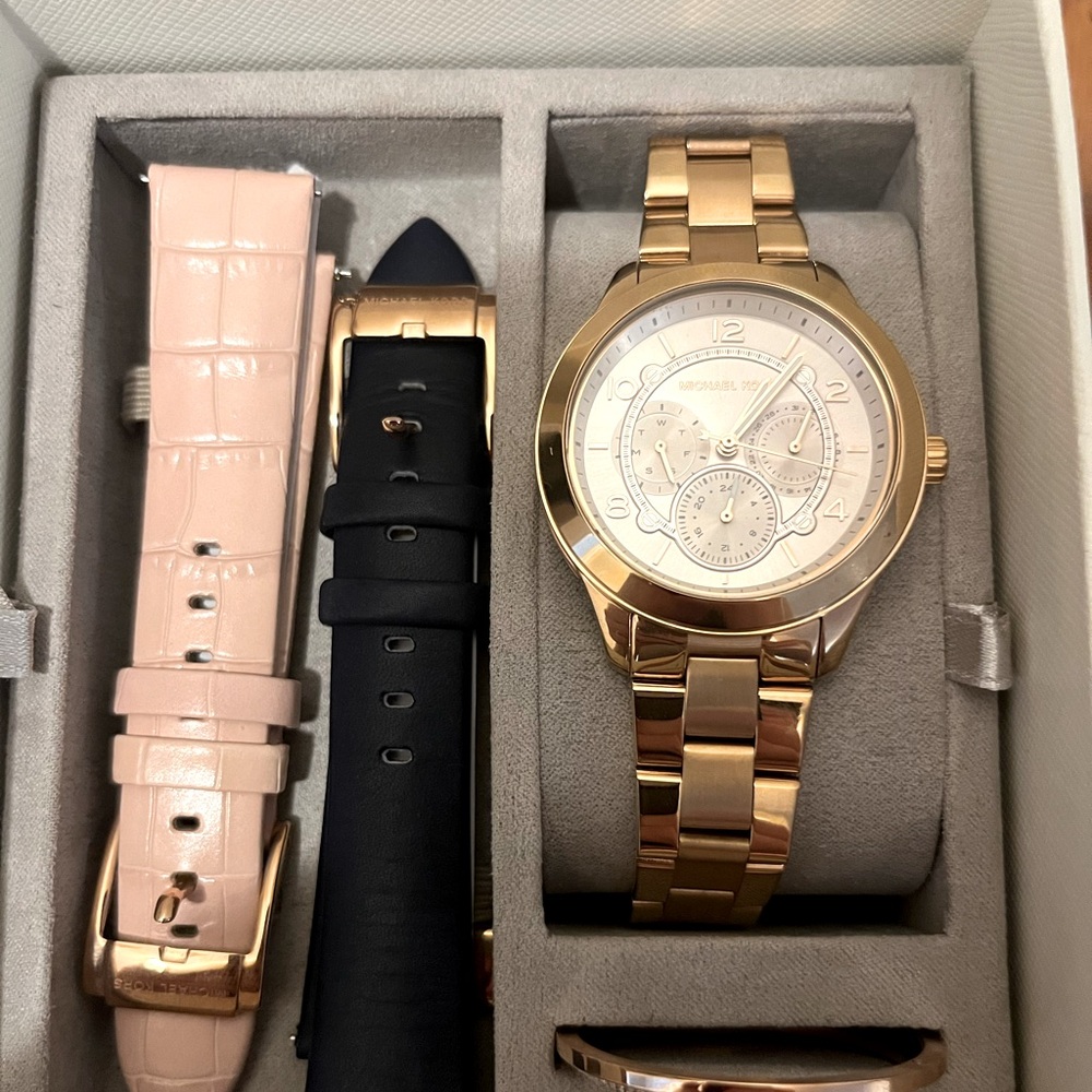 Michael Kors Multifunction Watch Set